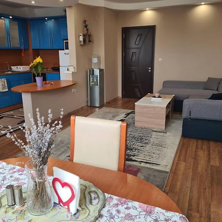 Boutique Apartment Jana Shumen Bagian luar foto
